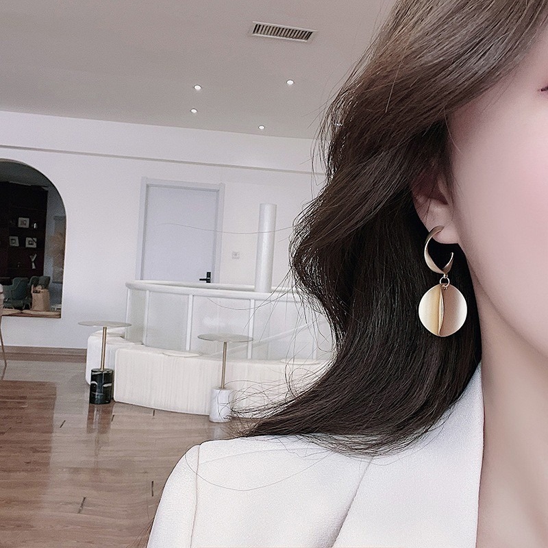 【好.樣.日.子】INS風金屬感極簡耳環 時尚高級感設計 女生百搭氣質款 耳飾 耳釘 不易過敏-細節圖4