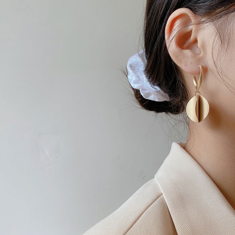 【好.樣.日.子】INS風金屬感極簡耳環 時尚高級感設計 女生百搭氣質款 耳飾 耳釘 不易過敏-細節圖5