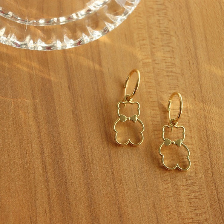 【好.樣.日.子】韓版法式鏤空小熊耳環 可愛氣質耳勾設計 不易過敏 女生耳飾推薦-細節圖2