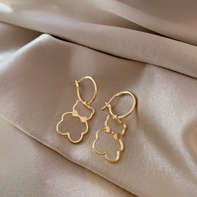 【好.樣.日.子】韓版法式鏤空小熊耳環 可愛氣質耳勾設計 不易過敏 女生耳飾推薦-細節圖3