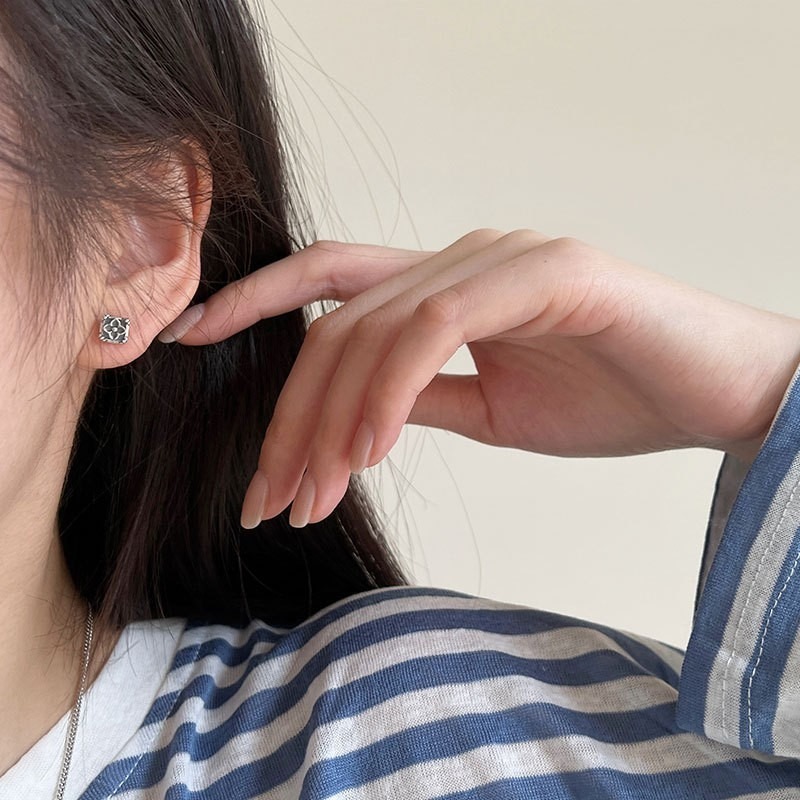 【好.樣.日.子】 四葉幸運草耳環 氣質葉子造型耳針 耳釘 不易過敏 女生日常百搭耳飾推薦-細節圖2