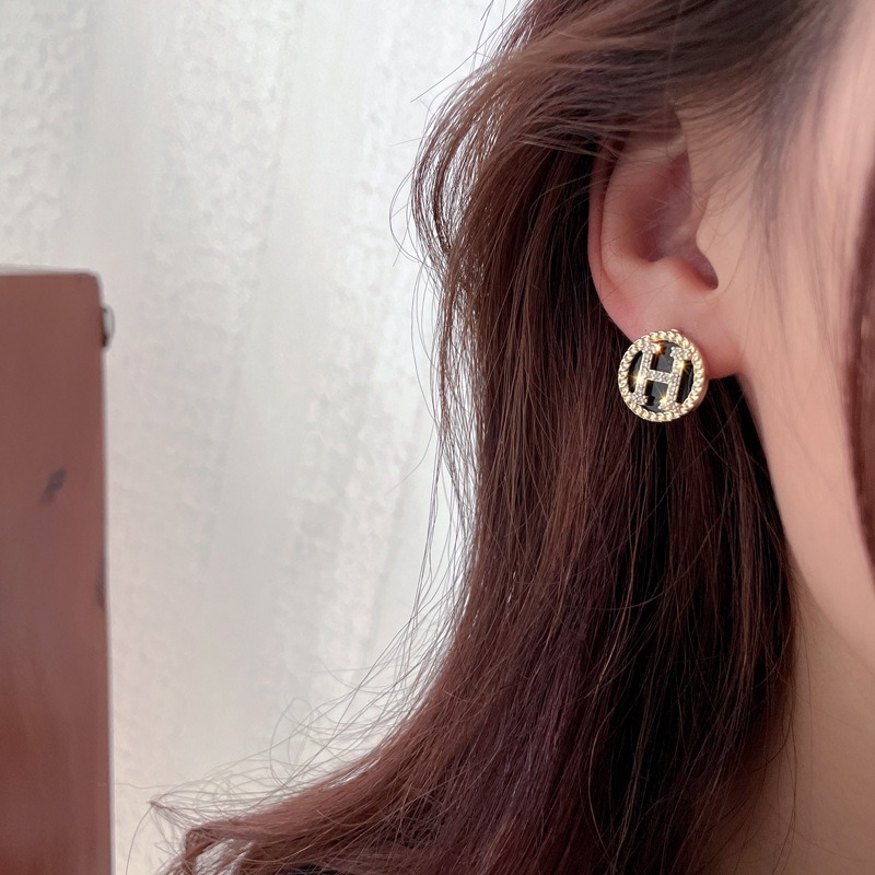 【好.樣.日.子】法式小香風H字母水鑽耳環 S925純銀耳針 圓圈耳環 耳飾 耳釘 氣質百搭款-細節圖4