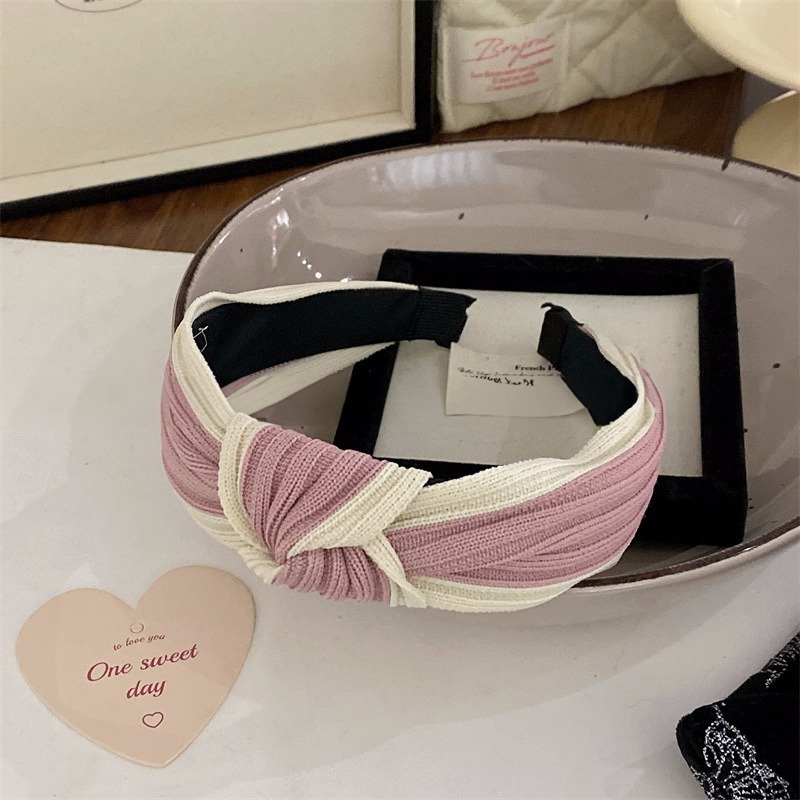 [台灣現貨]小香風珍珠蝴蝶結海綿髮箍 寬邊造型奶茶色髮飾 韓系可愛褶皺髮帶 頭飾百搭款-細節圖8