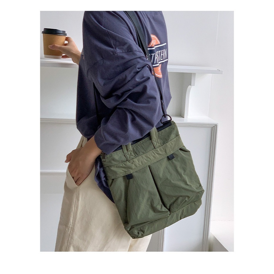 【好.樣.日.子】輕量防潑水尼龍斜背包 多功能手提托特包 單肩側背郵差包 男女通用 休閒時尚大容 雙口袋側背包 單肩包-細節圖4