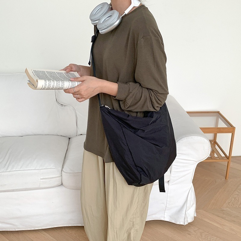 【好.樣.日.子】大容量尼龍斜背包 輕量防潑水單肩包 男女休閒肩背包 斜跨包 出遊通勤包 大包 尼龍包-細節圖4