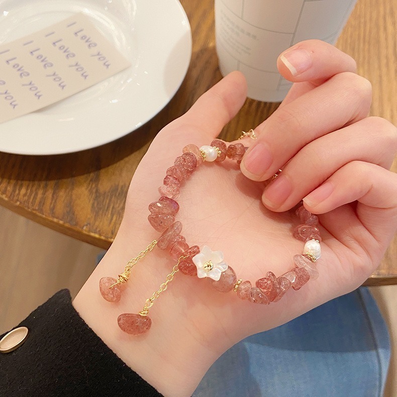 【好.樣.日.子】草莓晶碎石手鍊 天然水晶招桃花手環 愛情運開運飾品 女生甜美氣質水晶手鏈-細節圖2