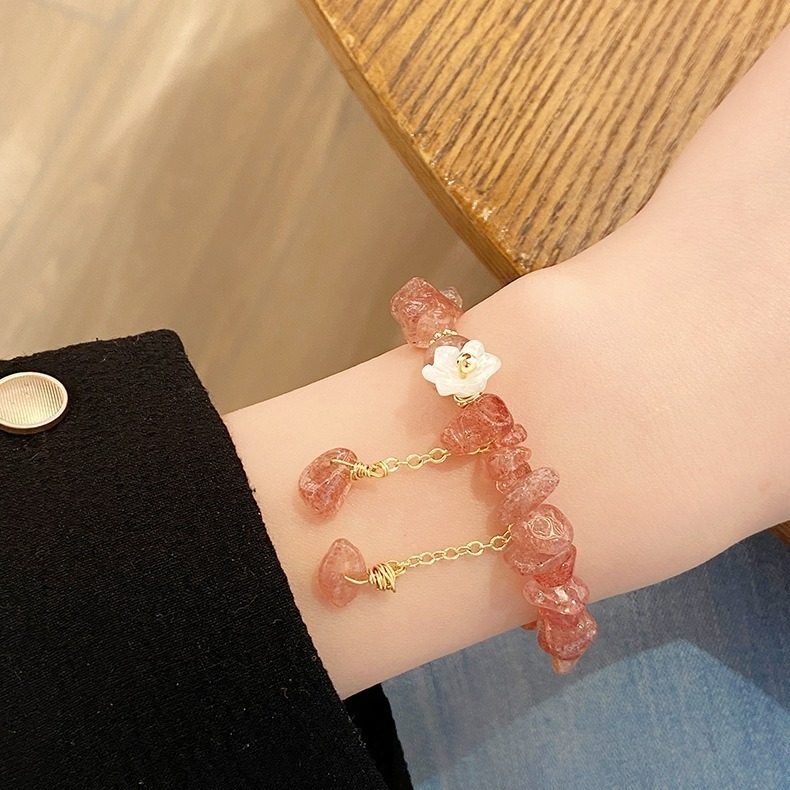 【好.樣.日.子】草莓晶碎石手鍊 天然水晶招桃花手環 愛情運開運飾品 女生甜美氣質水晶手鏈-細節圖6