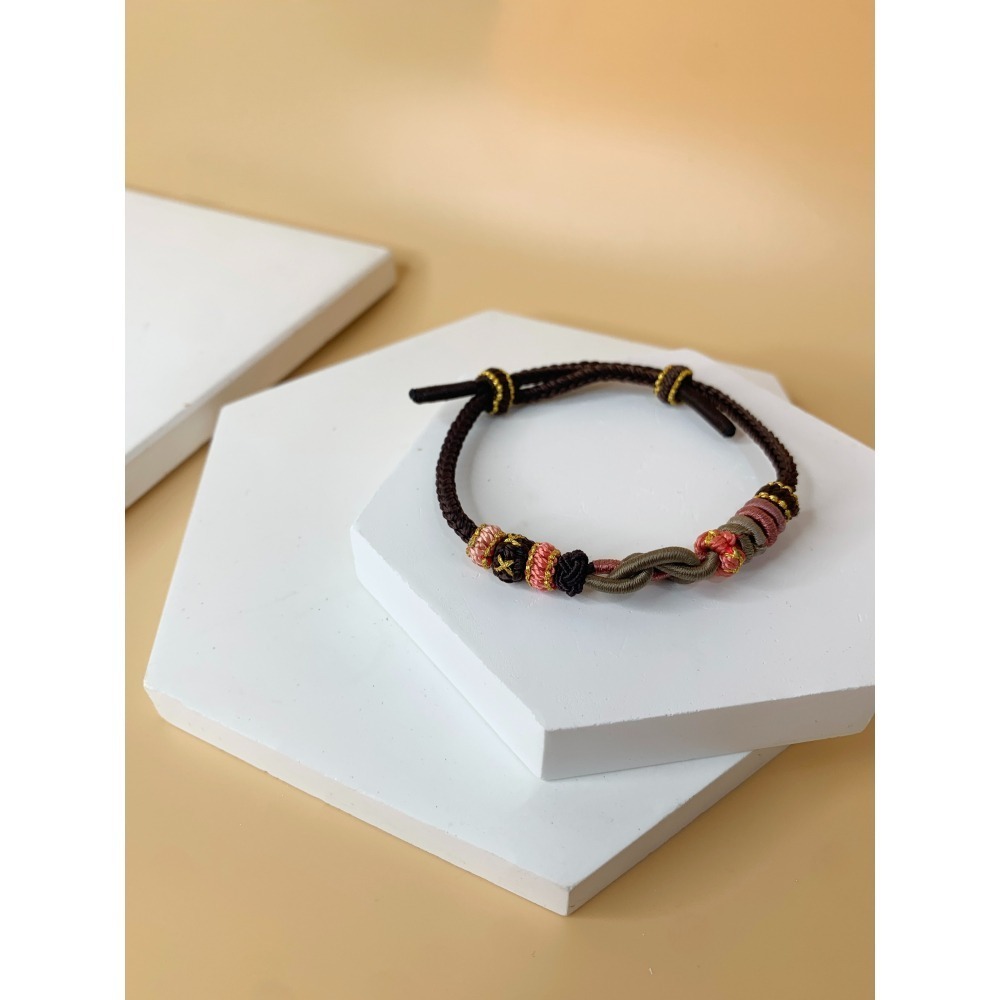 【好.樣.日.子】[開運紅繩]元寶招財手鍊 編織幸運手環 紅繩 黑繩 咖啡繩 元寶繩結 男女適用 開運飾品 招財祈福-細節圖6