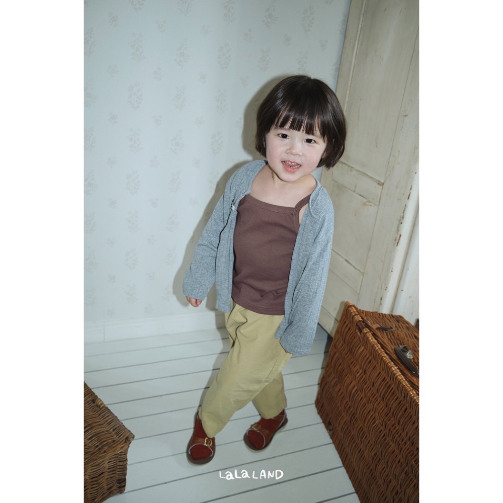 韓國🇰🇷LaLaLand 細肩帶背心-細節圖7