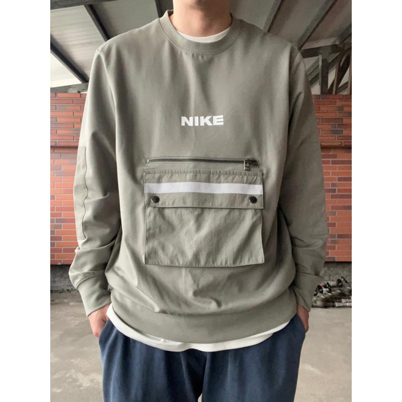 Nike NSW 工裝大口袋 反光條 大學t-細節圖2