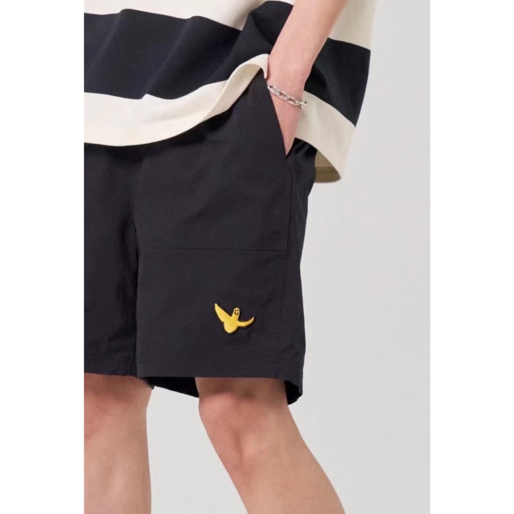 What it isnt 刺繡鬼鬼黃logo 短褲-細節圖2