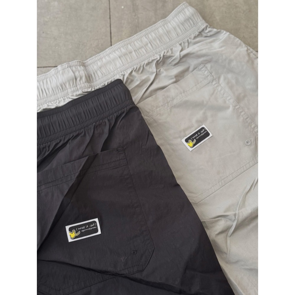 WHAT IT ISNT 金屬感尼龍短褲-細節圖2