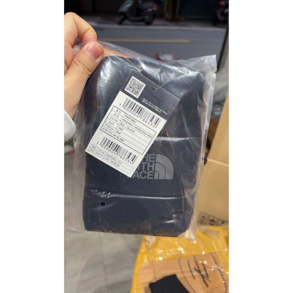 韓國 THE NORTH FACE 雲朵PADDING CROSS BAG-細節圖2