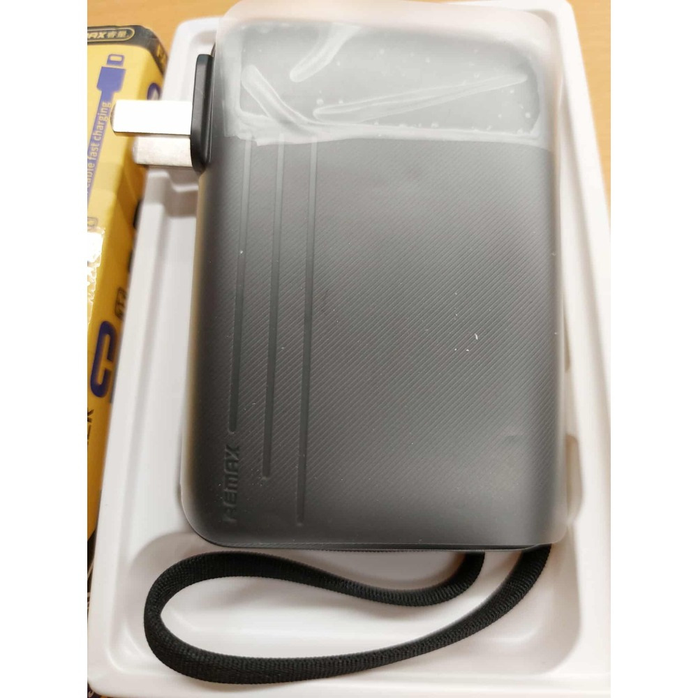 REMAX  22.5W 自備快充線 數顯 牆插 10000mAh 38.5WH 可上飛機 行動電源-細節圖3