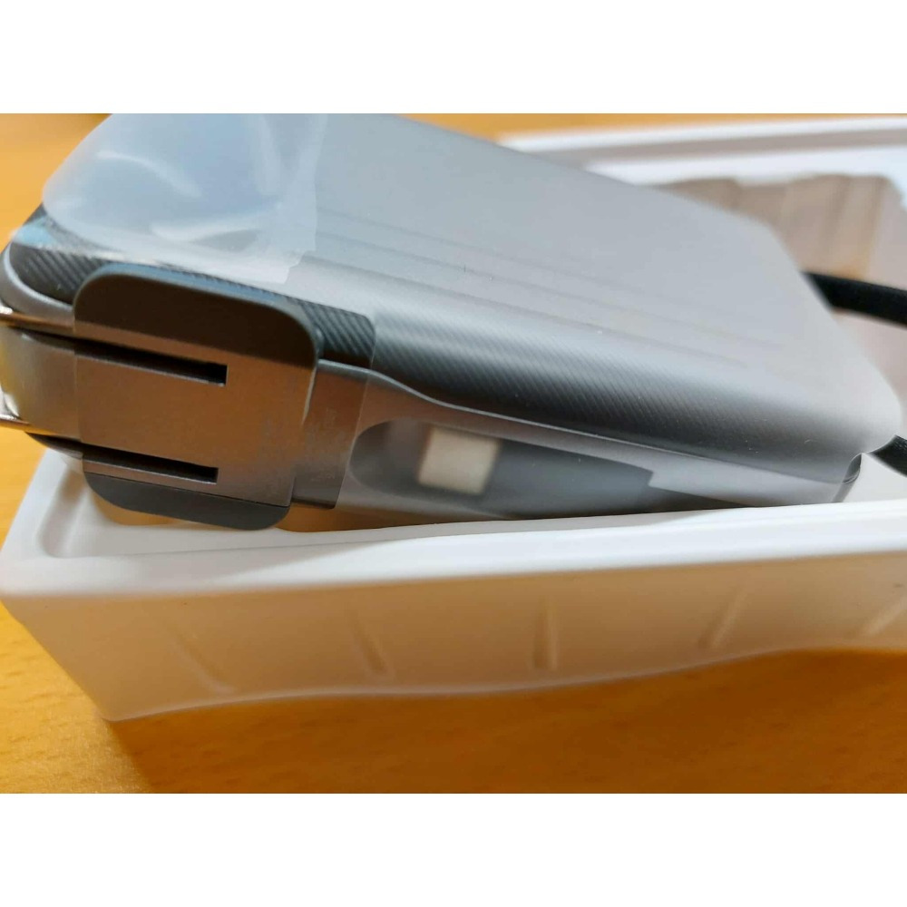 REMAX  22.5W 自備快充線 數顯 牆插 10000mAh 38.5WH 可上飛機 行動電源-細節圖5