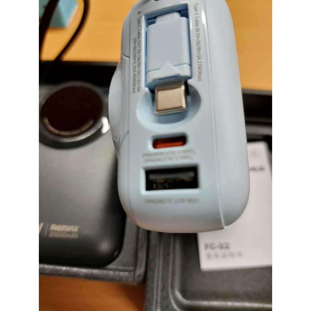 REMAX 潛航者 45W 自備雙線 快充線 數顯 大功率20000mAh 小巧 可上飛機 77WH 行動電源-細節圖2