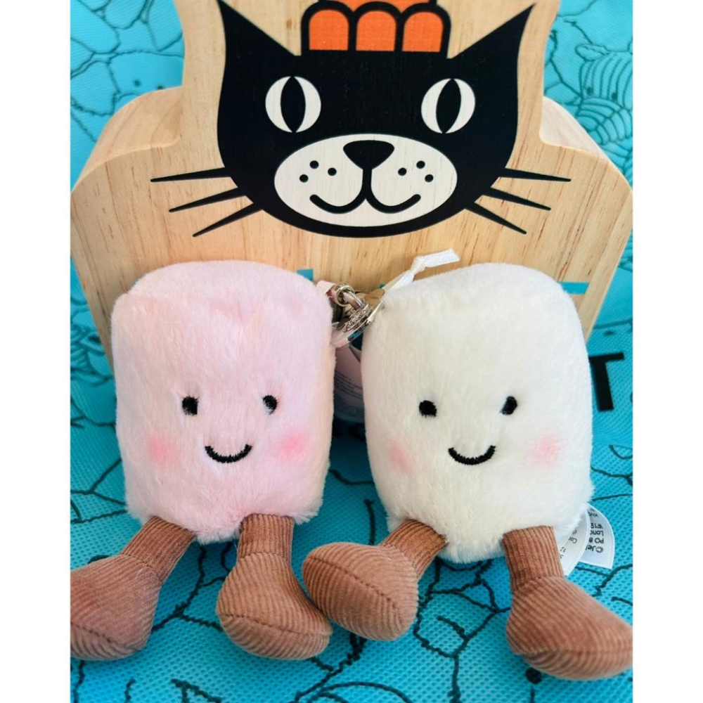 【現貨】英國 Jellycat 吊飾 鑰匙圈 花生 可頌 咖啡杯 網球 足球 多款可選-細節圖3