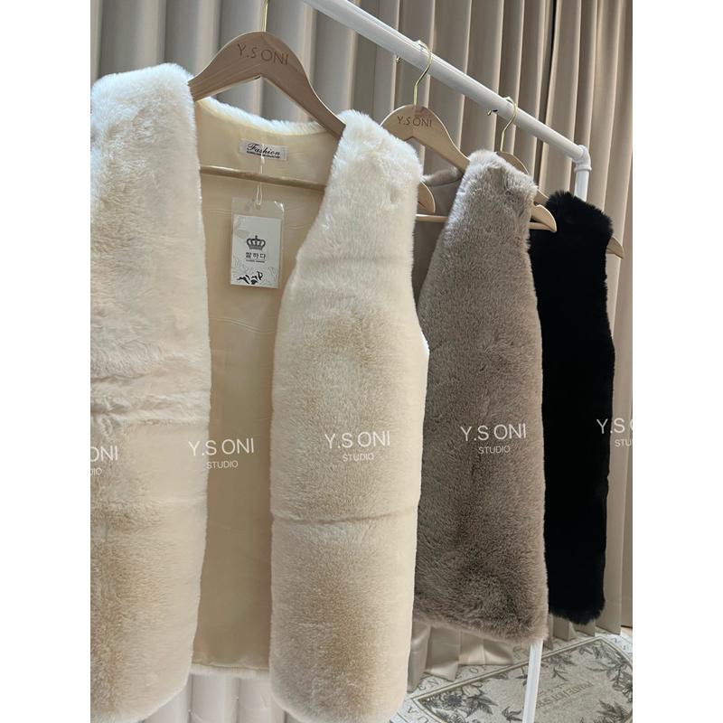 [Y.S ONI ]現貨🖤要多澎有多澎-貴氣毛毛長版鋪棉背心 皮草 背心 毛毛-細節圖7