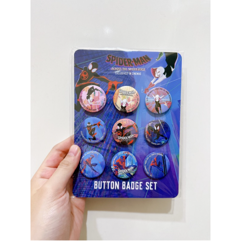 《HQ絨毛電影》全新現貨 正版電影周邊 蜘蛛人：穿越新宇宙 人物限量胸章一組 蜘蛛人 勳章 蜘蛛人角色勳章 胸章-細節圖2