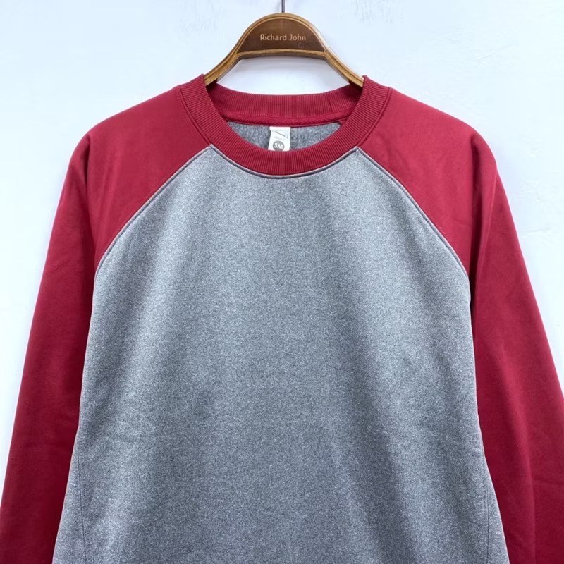 女-T.T 斜肩磨毛圓領大學 T-細節圖7