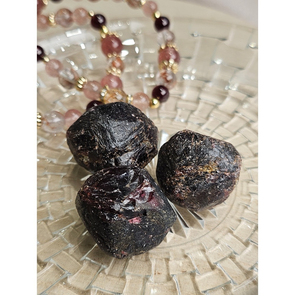 小行星23號夥伴-石榴石原礦｜水晶原礦-細節圖3