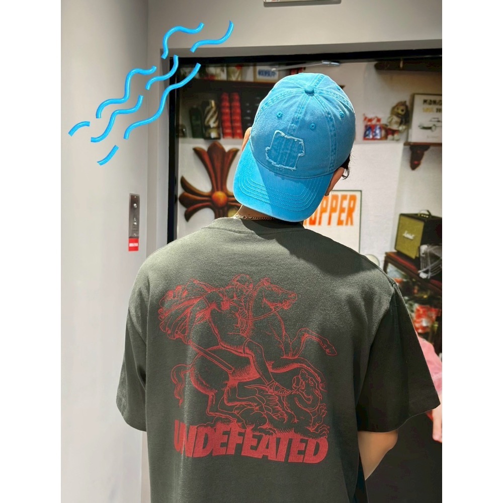 Undefeated五道槓馬年騎士短袖-細節圖2