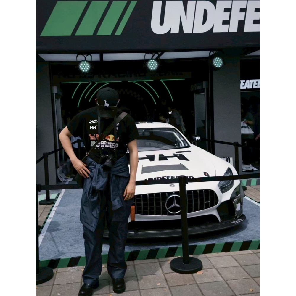 Undefeated五道槓公牛賽車短袖-細節圖3
