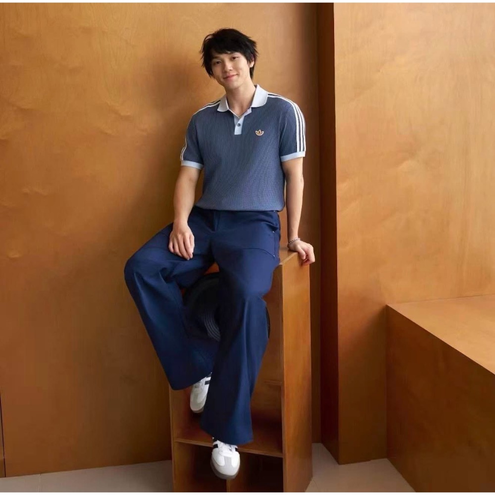 Adidas 校園風華夫格polo-細節圖3