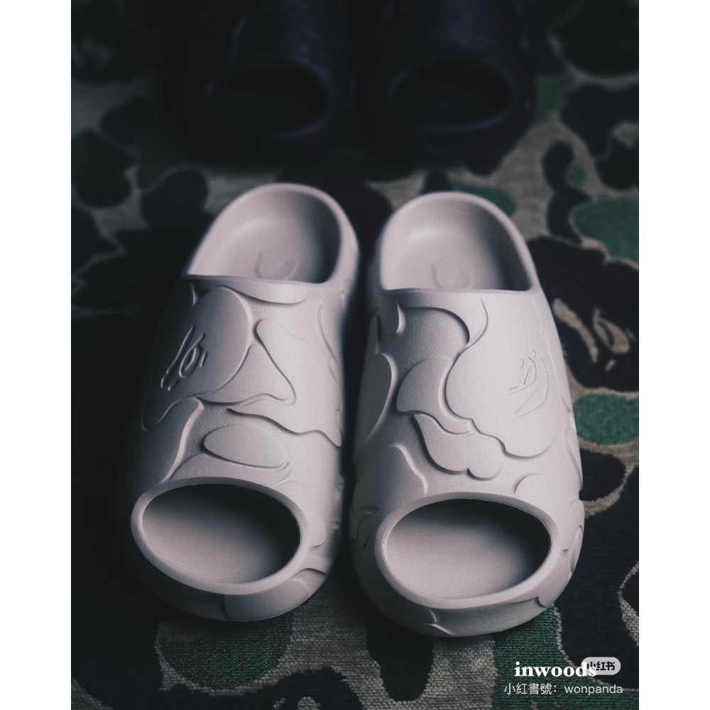 新品上新🔥BAPE浮雕男女同款一字拖鞋-細節圖3