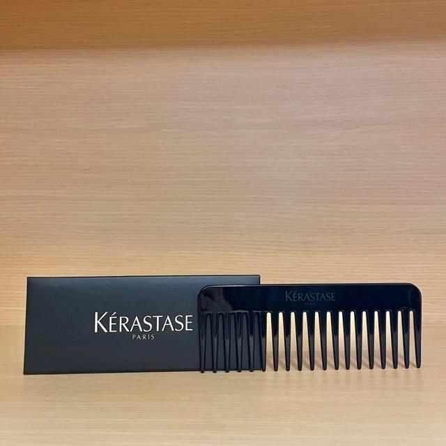 栗子美妝🌰｜全新 巴黎卡詩 頭皮按摩梳 KERASTASE  夏日扁寬梳 專櫃中文標  寬齒梳 梳子-細節圖3