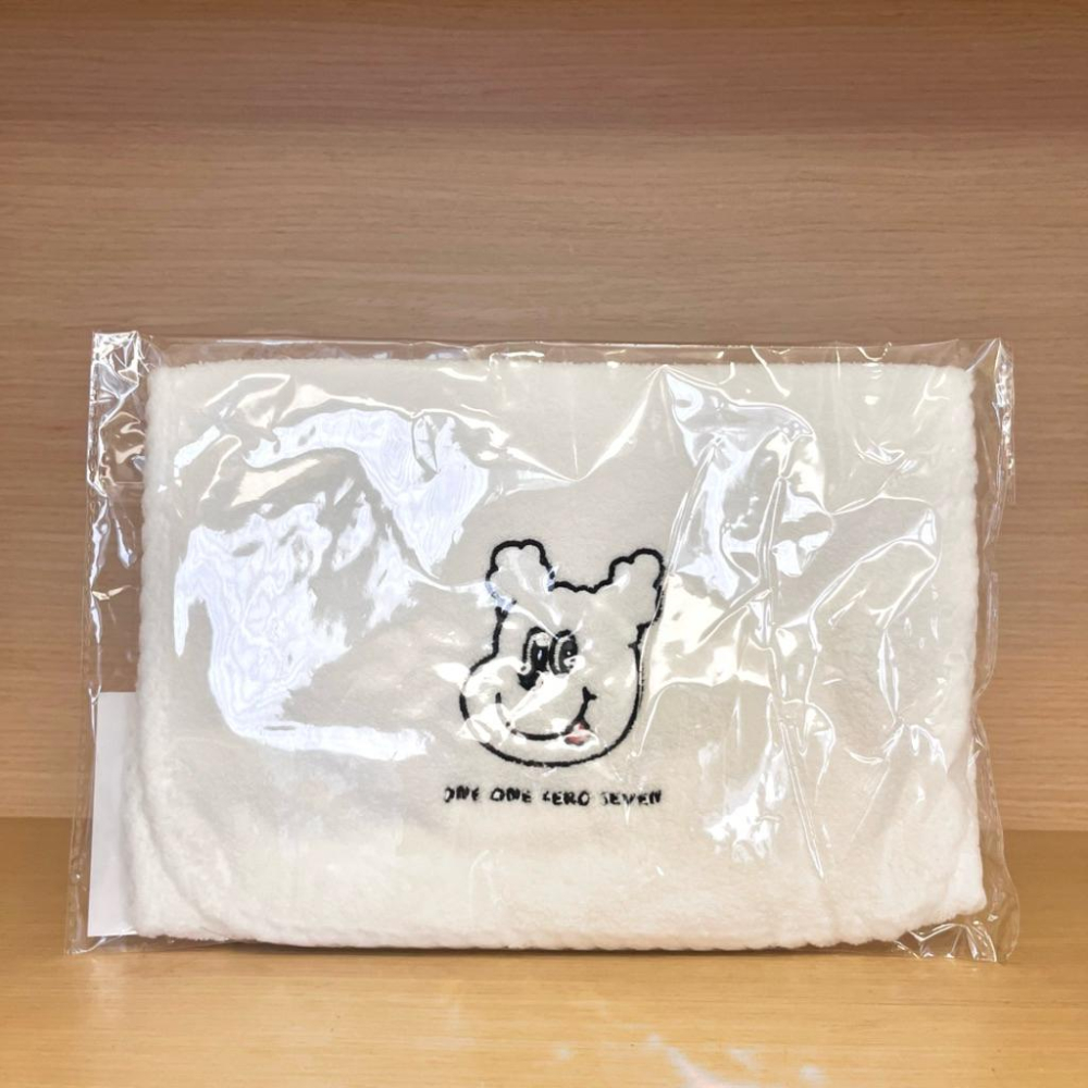 栗子小舖🌰｜ONE ONE ZERO SEVEN 隨行保溫杯 450ml 手拿小鏡子 雲朵吸水巾 抱枕 周邊 1107-細節圖5