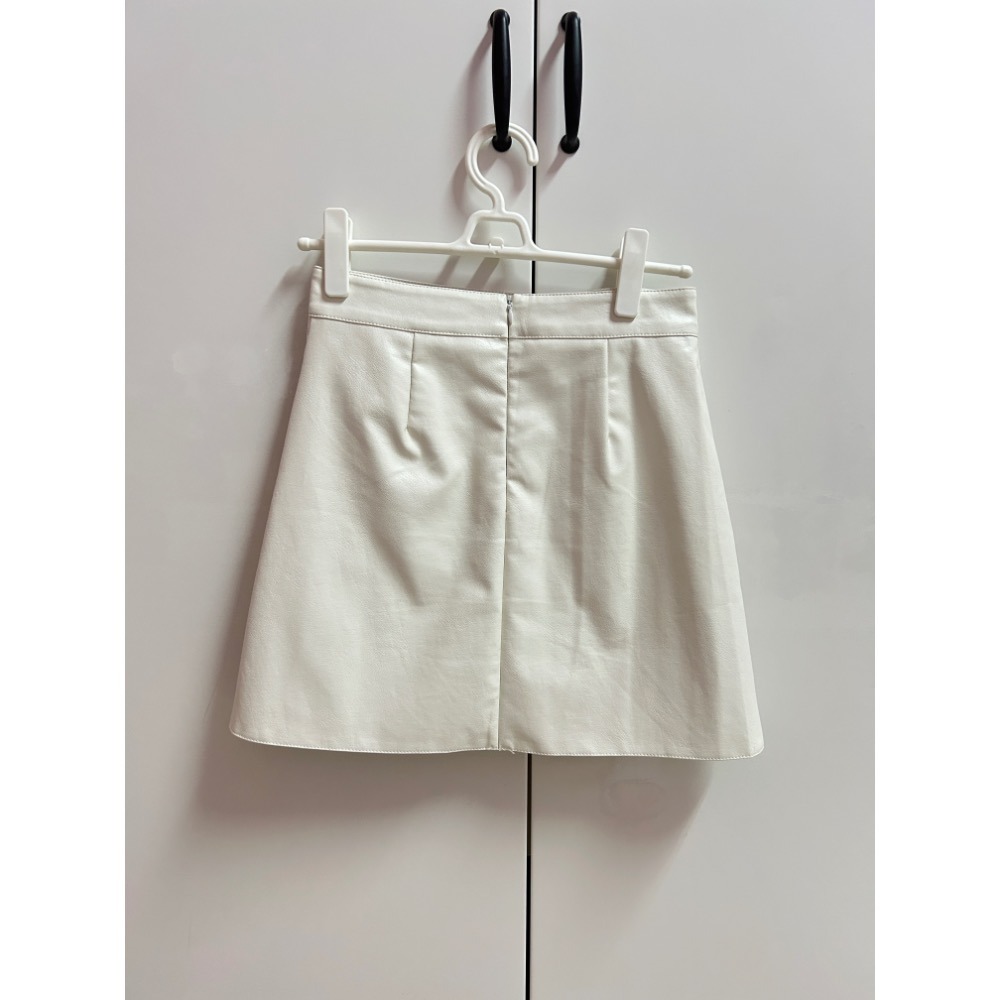 (二手)白色皮裙-細節圖2