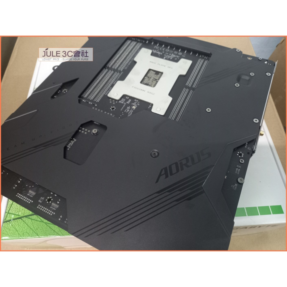 JULE 3C會社-技嘉 TRX40 AORUS MASTER 16+3相電源/全數位/散熱裝甲/sTRX4 主機板-細節圖6