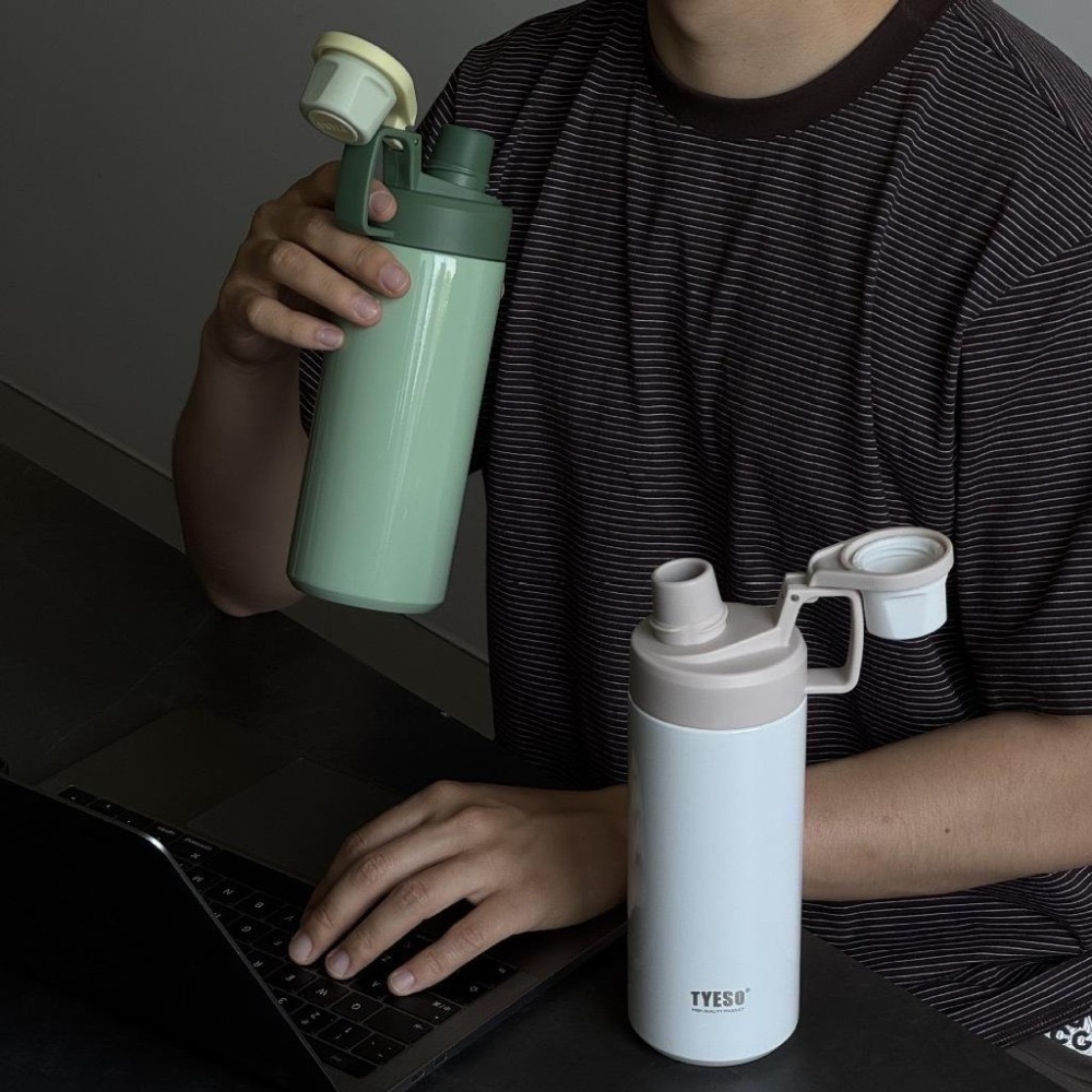 【限時購】免運TYESO保溫杯304不鏽鋼600ml/750ml/900ml大容量運動保溫附矽膠提手-細節圖6