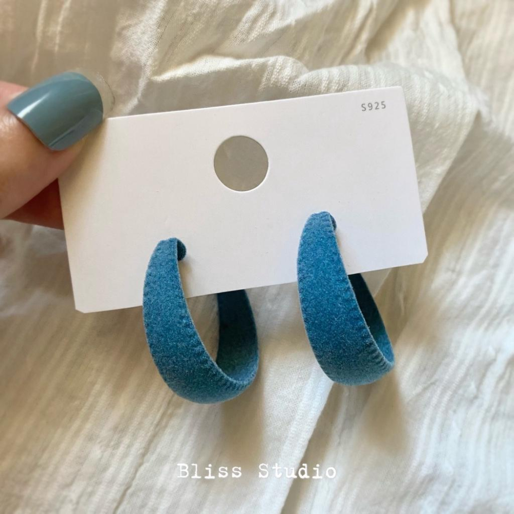 Bliss韓系平價飾品 S925銀針耳環 精緻簡約 氣質 秋冬 湖水藍 酒紅毛絨C字圈 百搭-細節圖5