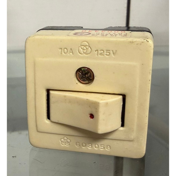 ~萊特小舖~台灣製造雙環牌 二連電木插座 方型平開關 單切 電木開關 明開關-規格圖3