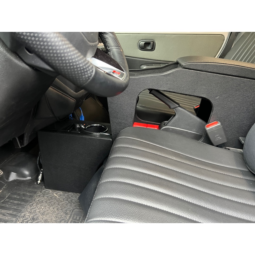 Town ace 扶手置物箱 貨車 箱車皆可使用 車用快充 扶手箱 廂型車 Toyota 豐田 中央扶手-細節圖2