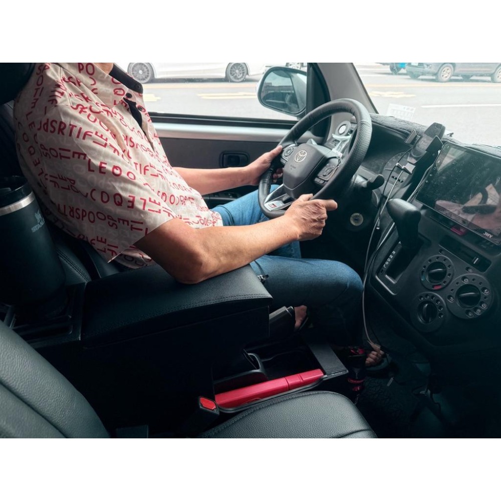 Town ace 短版扶手置物箱 貨車 箱車皆可使用 車用快充 扶手箱 廂型車 Toyota 豐田 中央扶手-細節圖3