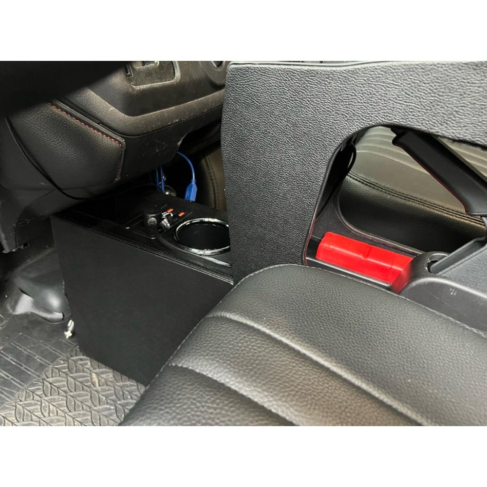 Town ace 短版扶手置物箱 貨車 箱車皆可使用 車用快充 扶手箱 廂型車 Toyota 豐田 中央扶手-細節圖7