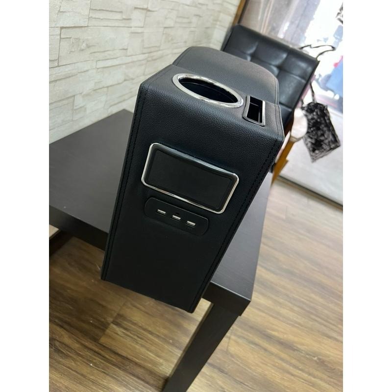 全新town ace箱車 專用手扶箱 很穩 完美尺寸 最新改版 支援後座充電孔 有氣氛燈-細節圖5