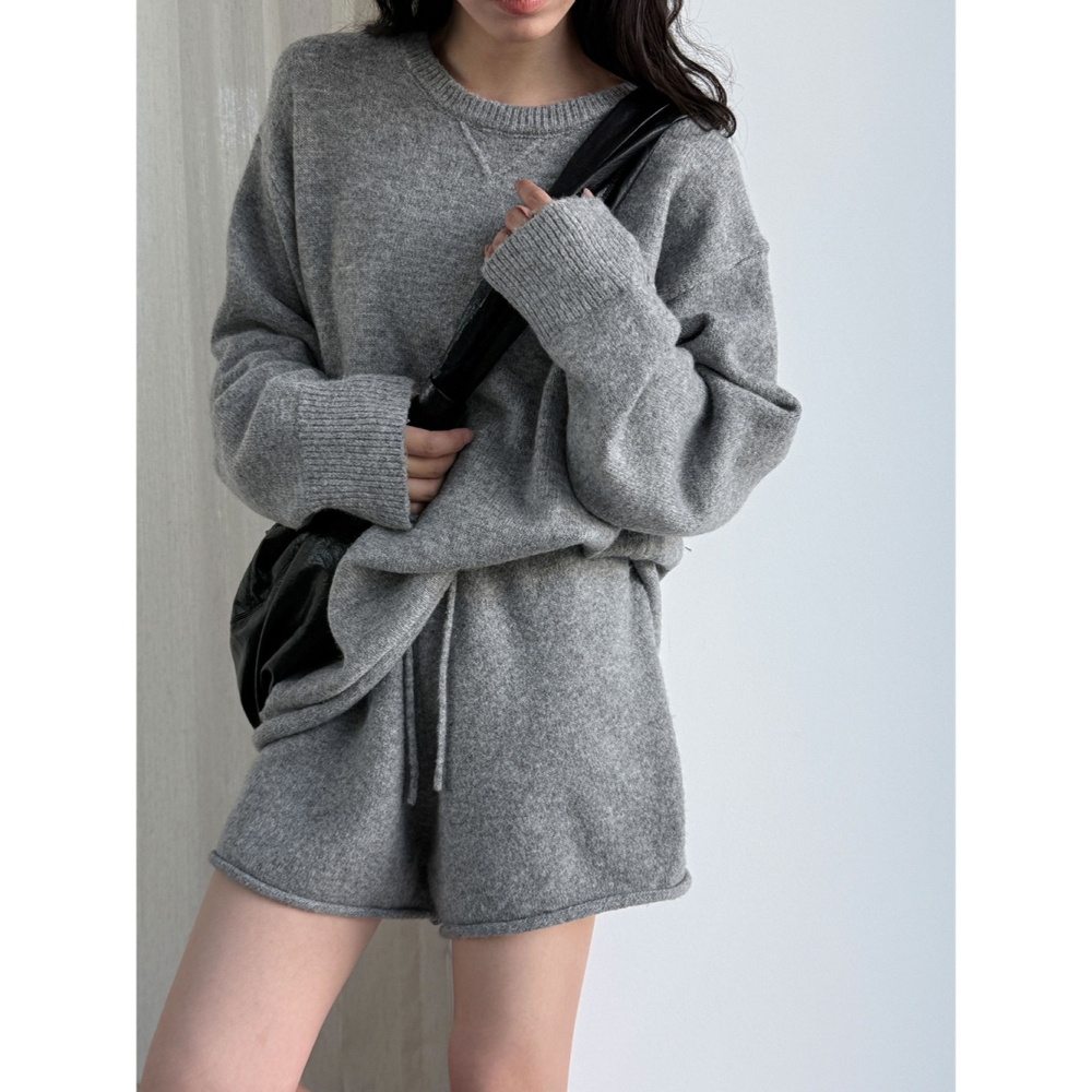 預購款C131 / 鹿西韓系軟糯羊毛針織上衣+短褲寬鬆兩件套-細節圖2