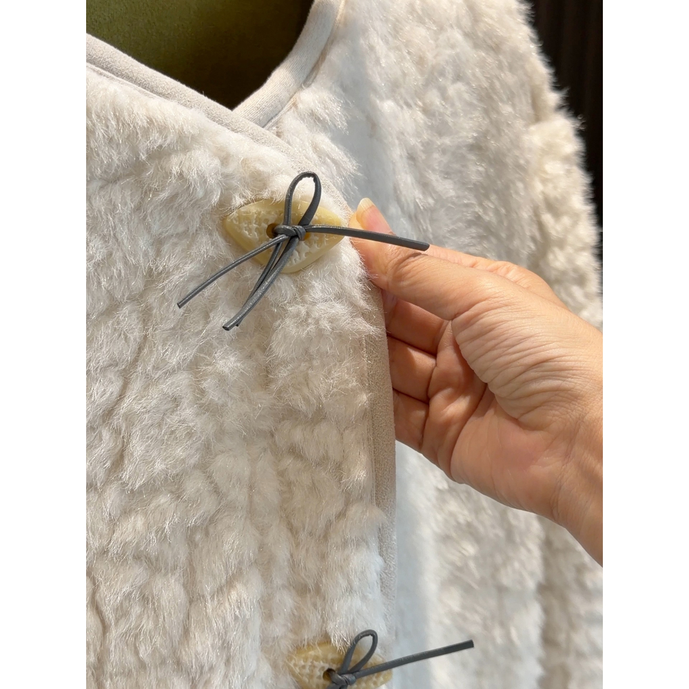 預購款C176/蝴蝶結扣圓領百搭皮毛外套-細節圖4