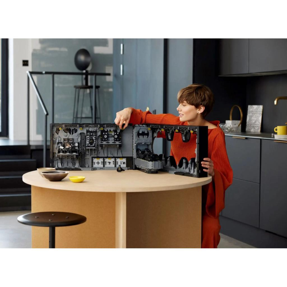 有泰積木蝙蝠俠LEGODC LEGO「76252 蝙蝠洞 - 暗箱」內藏豐富機關又有絕佳展示性-細節圖6