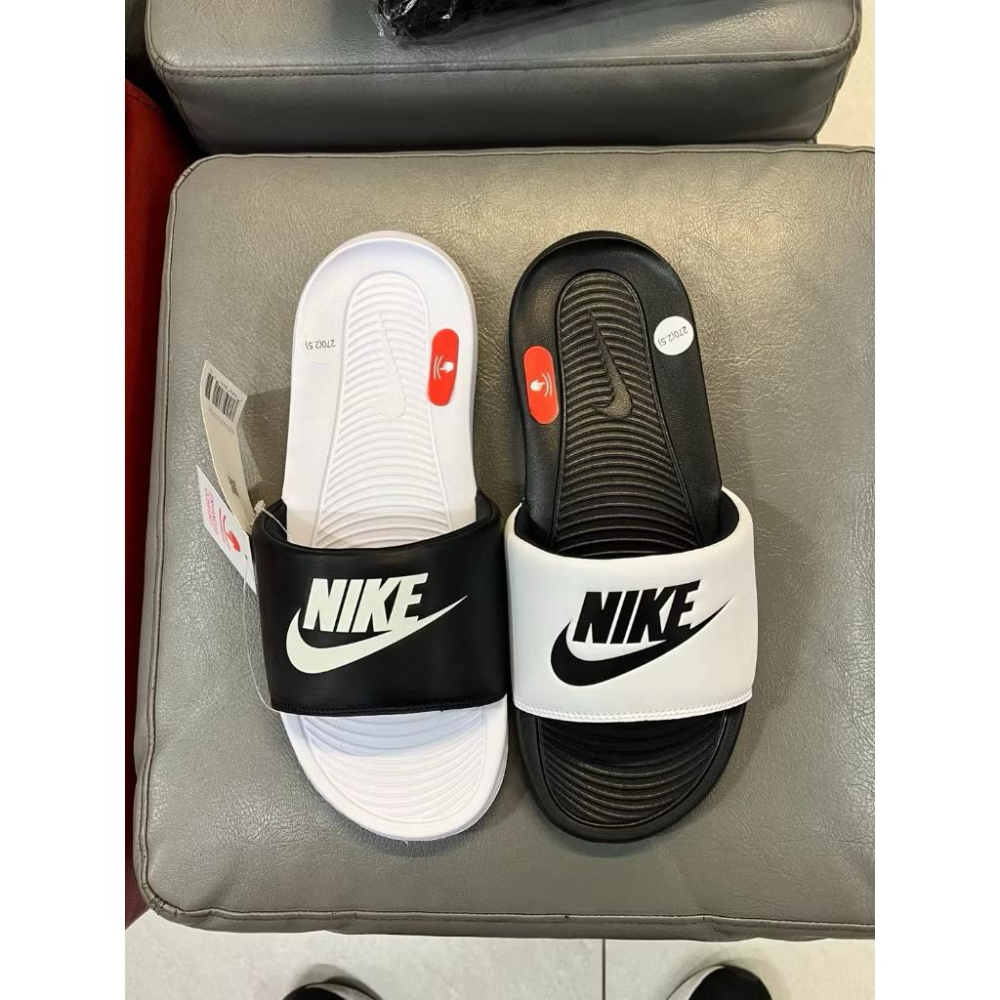 5折 NIKE VICTORI ONE SLIDE 拖鞋 軟底拖鞋 運動拖鞋 陰陽拖鞋 型號 DD0234-100-細節圖2