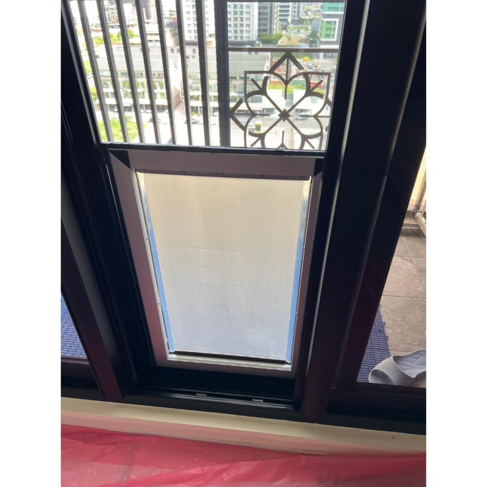 台灣唯一寵物門歐美品牌生產工廠 代理 貓門 狗門  寵物門 門市展示可以試用讓毛孩子有個自由活動的方式與空間 可到府安裝-細節圖3