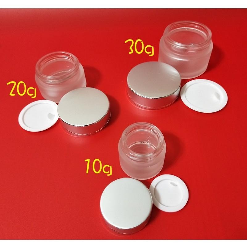 ●小容量!!銀蓋霧面玻璃面霜空罐10g實拍●銀蓋霧面玻璃瓶身~乳霜類含墊片旅行分裝收納 膏霜罐 膏瓶 霧玻璃 分裝瓶-細節圖5