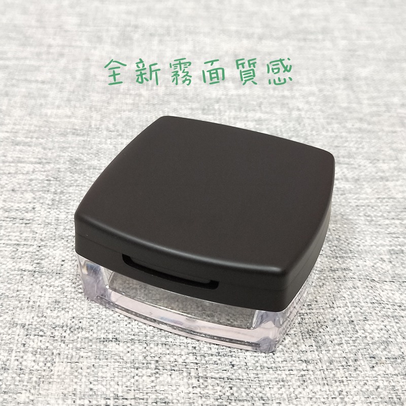 ●熱銷!!超高質感黑色霧面蜜粉空盒●附鏡子/分裝小物/亮粉分裝/瓶罐分類/收納/出國小容器方便攜帶 實拍 散粉 蜜粉撲-細節圖4