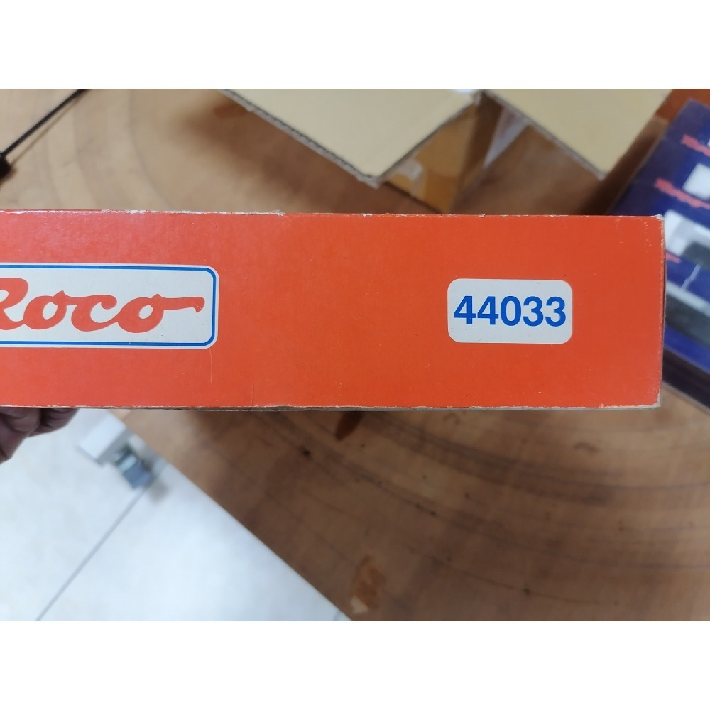 HO規 ROCO 44033 現代客車廂組(三節一組，不拆賣)-細節圖2