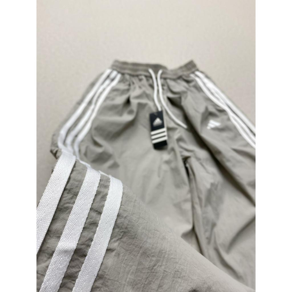 【LUNA-K】adidas 三條槓休閒直筒闊腿運動長褲 灰色＊M-XL。D51003-細節圖7