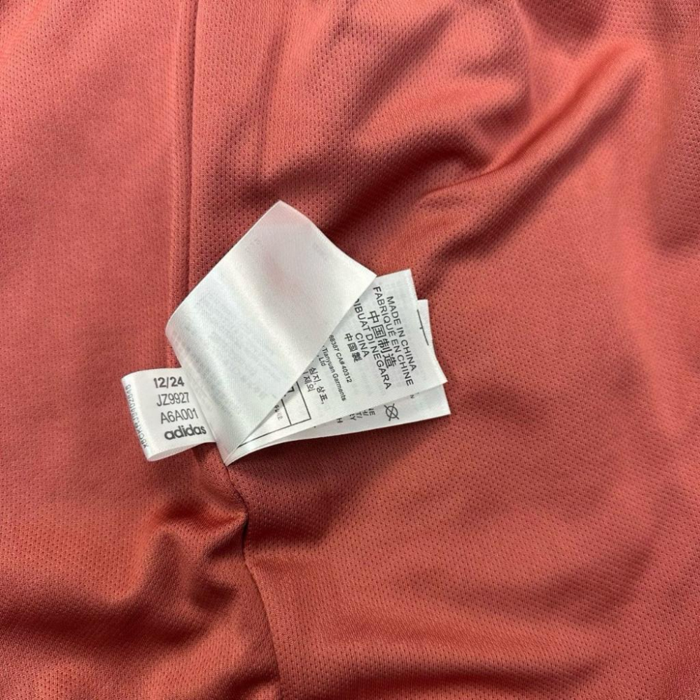 【LUNA-K】adidas 蛇年限定款三葉草中式盤扣麂皮立領外套 紅色＊S-XL。C50820-細節圖9